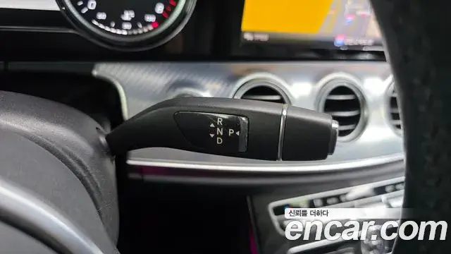 Mercedes-Benz E-Class 2019 — Şəkil 20/20
