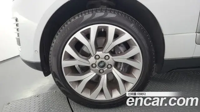 Land Rover Range Rover 2018 — Photo 3/20