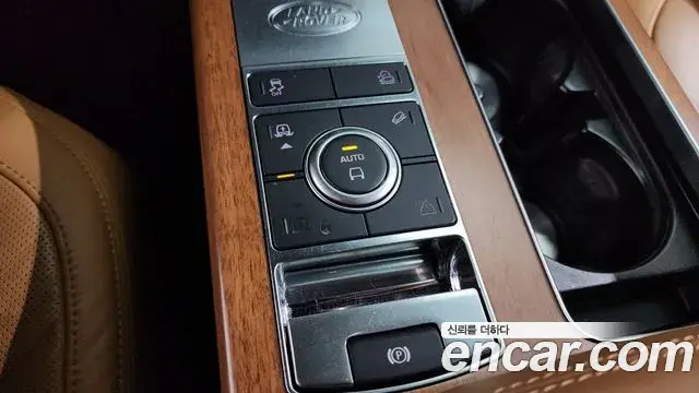 Land Rover Range Rover 2018 — Photo 18/20