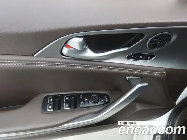 Kia Stinger 2019 — Фото 8/20