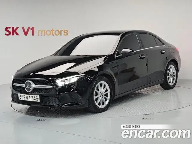 Mercedes-Benz A-Class 2020 — ფოტო 2/18