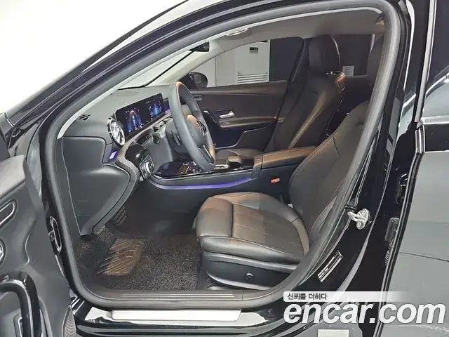 Mercedes-Benz A-Class 2020 — ფოტო 12/18