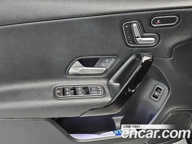 Mercedes-Benz A-Class 2020 — ფოტო 6/18