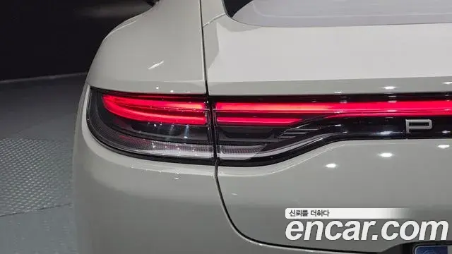 Porsche Panamera 2023 — Şəkil 38/38