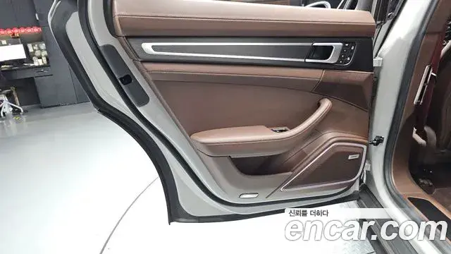 Porsche Panamera 2023 — Şəkil 22/38