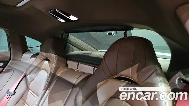 Porsche Panamera 2023 — Şəkil 9/38