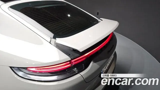 Porsche Panamera 2023 — Şəkil 24/38