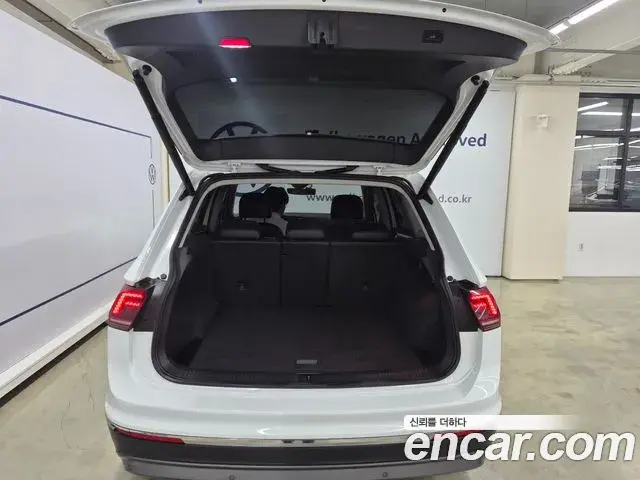 Volkswagen Tiguan 2020 — Фото 14/19