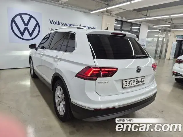 Volkswagen Tiguan 2020 — Фото 17/19