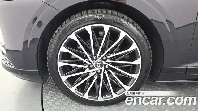 Hyundai Grandeur 2025 — Фото 5/20