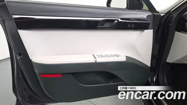 Hyundai Grandeur Hybrid 2025 — Photo 26/35