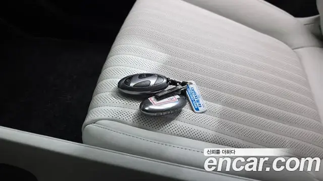 Hyundai Grandeur Hybrid 2025 — Photo 7/35