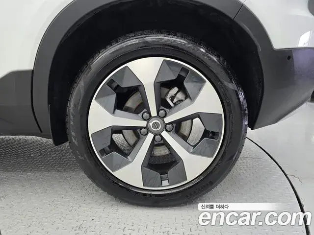 Volvo XC40 2022 — Photo 17/17