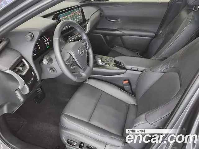 Lexus UX300h 2025 — Şəkil 9/19