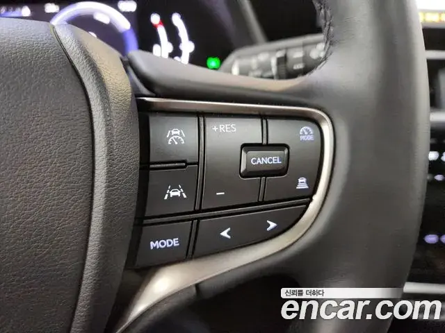 Lexus UX300h 2025 — Şəkil 13/19