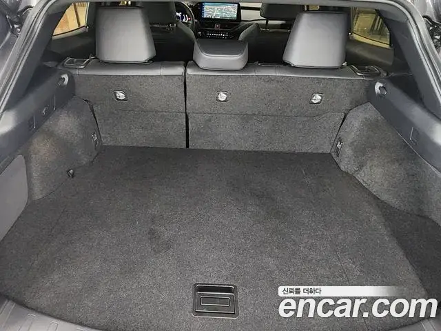 Lexus UX300h 2025 — Şəkil 18/19