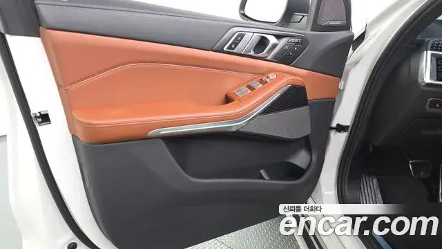 BMW X7 2025 — ფოტო 23/35