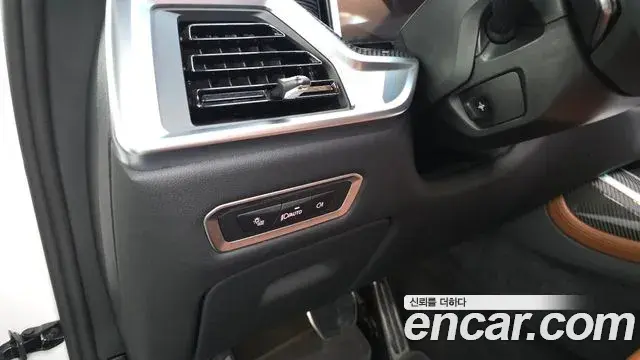 BMW X7 2025 — ფოტო 24/35