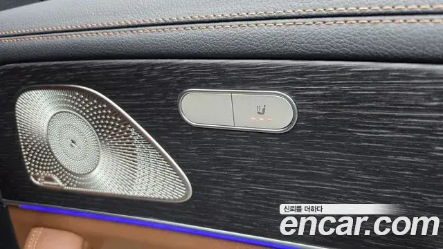 Mercedes-Benz GLE-Class 2024 — Photo 37/38