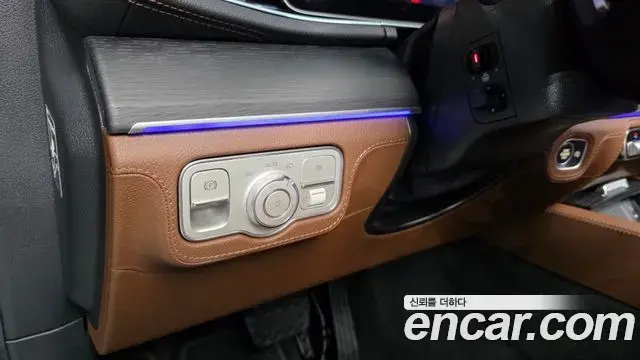 Mercedes-Benz GLE-Class 2024 — Photo 7/38