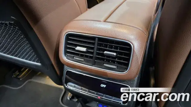Mercedes-Benz GLE-Class 2024 — Photo 21/38