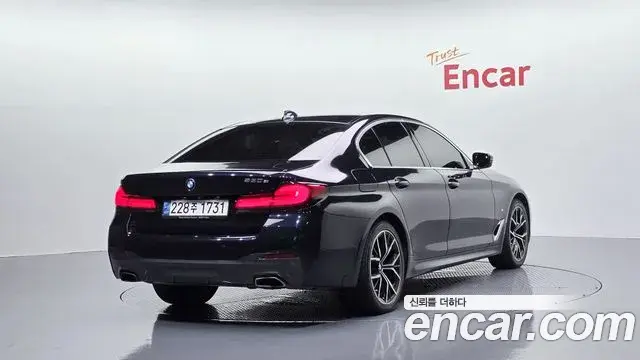 BMW 5 Series 2021 — Şəkil 15/34