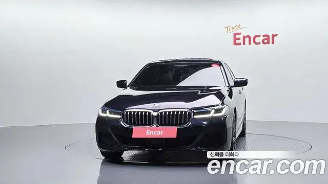 BMW 5 Series 2021 — Şəkil 28/34