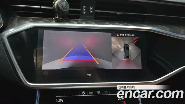 Audi A6 2021 — ფოტო 16/20