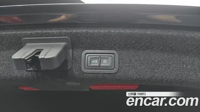 Audi A6 2021 — ფოტო 14/20
