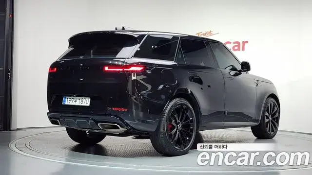Land Rover Range Rover Sport 2024 — Фото 2/20