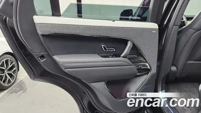 Land Rover Range Rover Sport 2024 — Photo 23/36