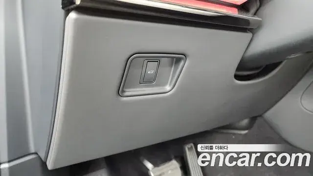 Land Rover Range Rover Sport 2024 — Photo 9/36