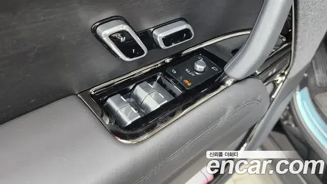 Land Rover Range Rover Sport 2024 — Photo 20/36