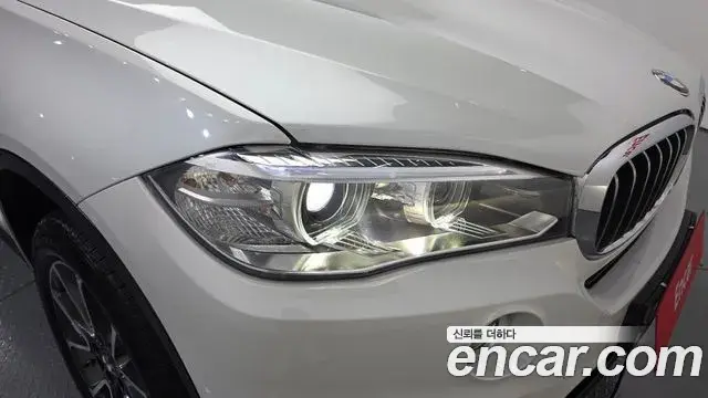BMW X5 2018 — Şəkil 16/32