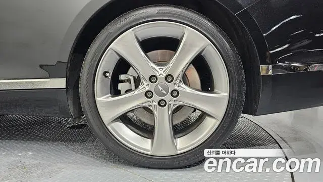 Genesis G80 2022 — Photo 20/31