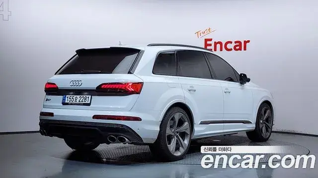 Audi SQ7 2023 — Photo 1/20