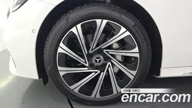 Mercedes-Benz E-Class 2026 — ფოტო 11/20