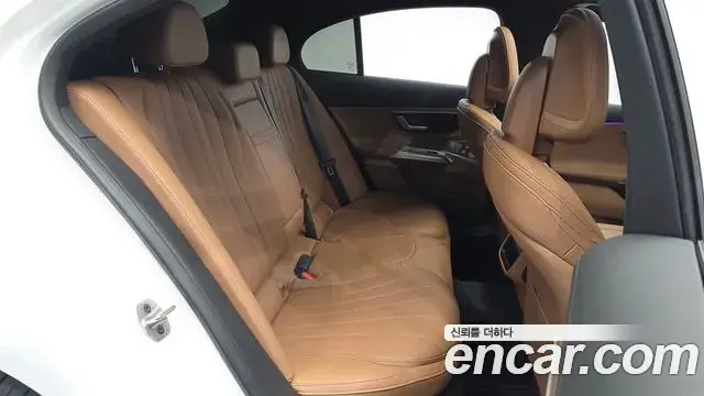 Mercedes-Benz E-Class 2026 — ფოტო 20/20