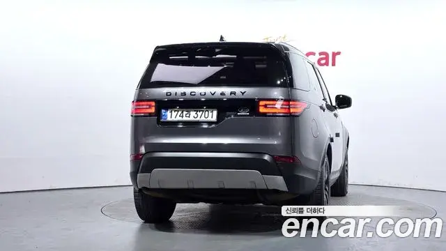 Land Rover Discovery 5 2018 — Photo 16/20