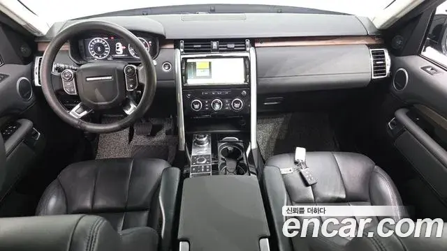 Land Rover Discovery 5 2018 — Photo 9/20