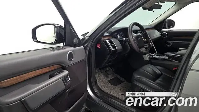 Land Rover Discovery 5 2018 — Photo 5/20
