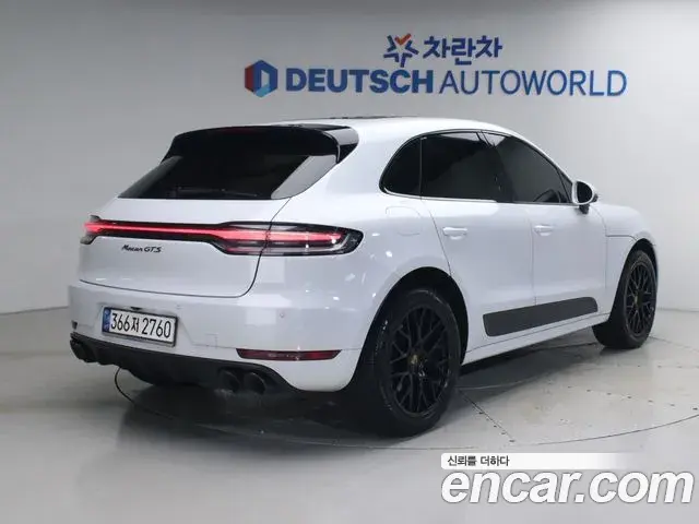 Porsche Macan 2021 — Photo 16/20