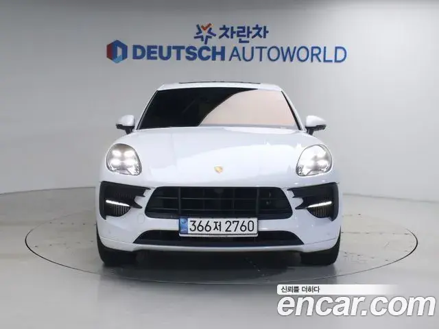 Porsche Macan 2021 — Photo 7/20