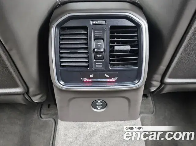 Porsche Macan 2021 — Photo 20/20