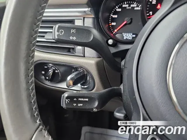 Porsche Macan 2021 — Photo 13/20