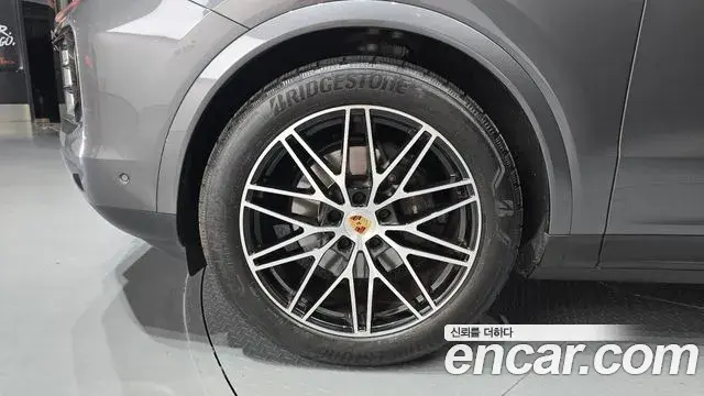 Porsche Cayenne 2024 — Photo 3/37