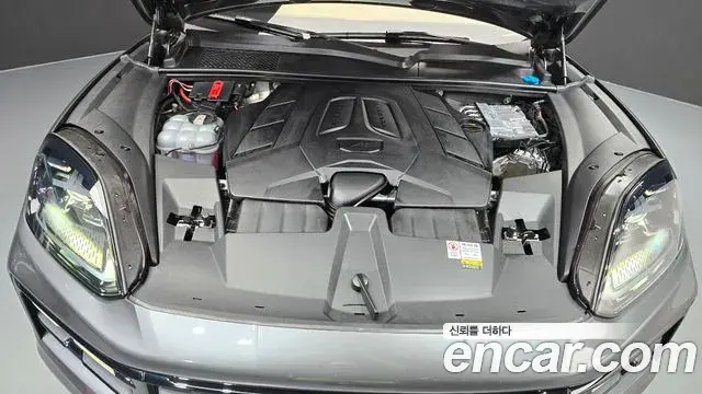 Porsche Cayenne 2024 — Photo 9/37