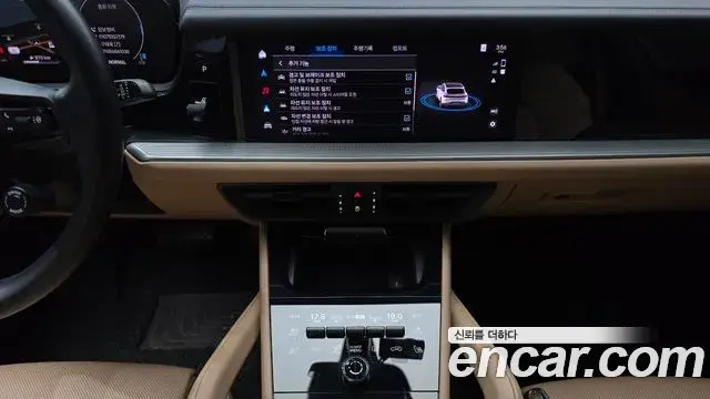 Porsche Cayenne 2024 — Photo 17/37