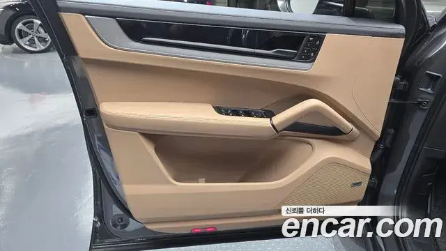 Porsche Cayenne 2024 — Photo 6/37