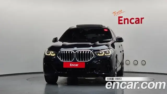 BMW X6 2022 — ფოტო 18/36